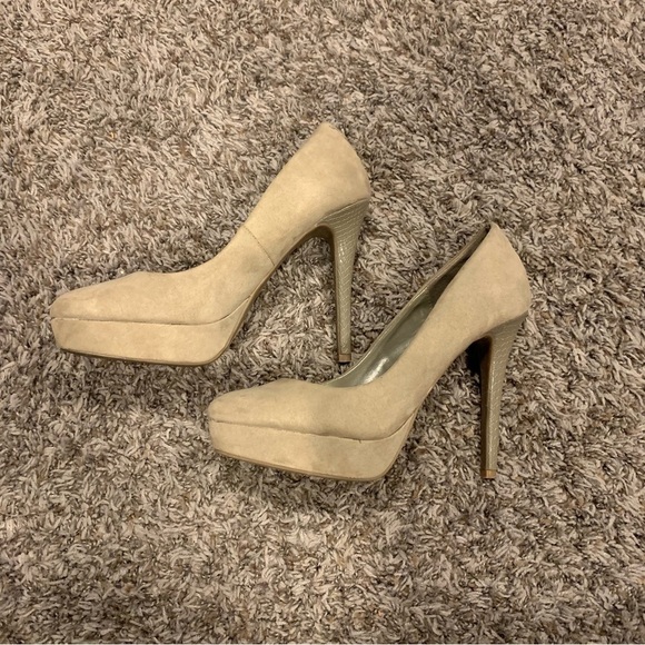 Women’s Jennifer Lopez Heels - Picture 1 of 8